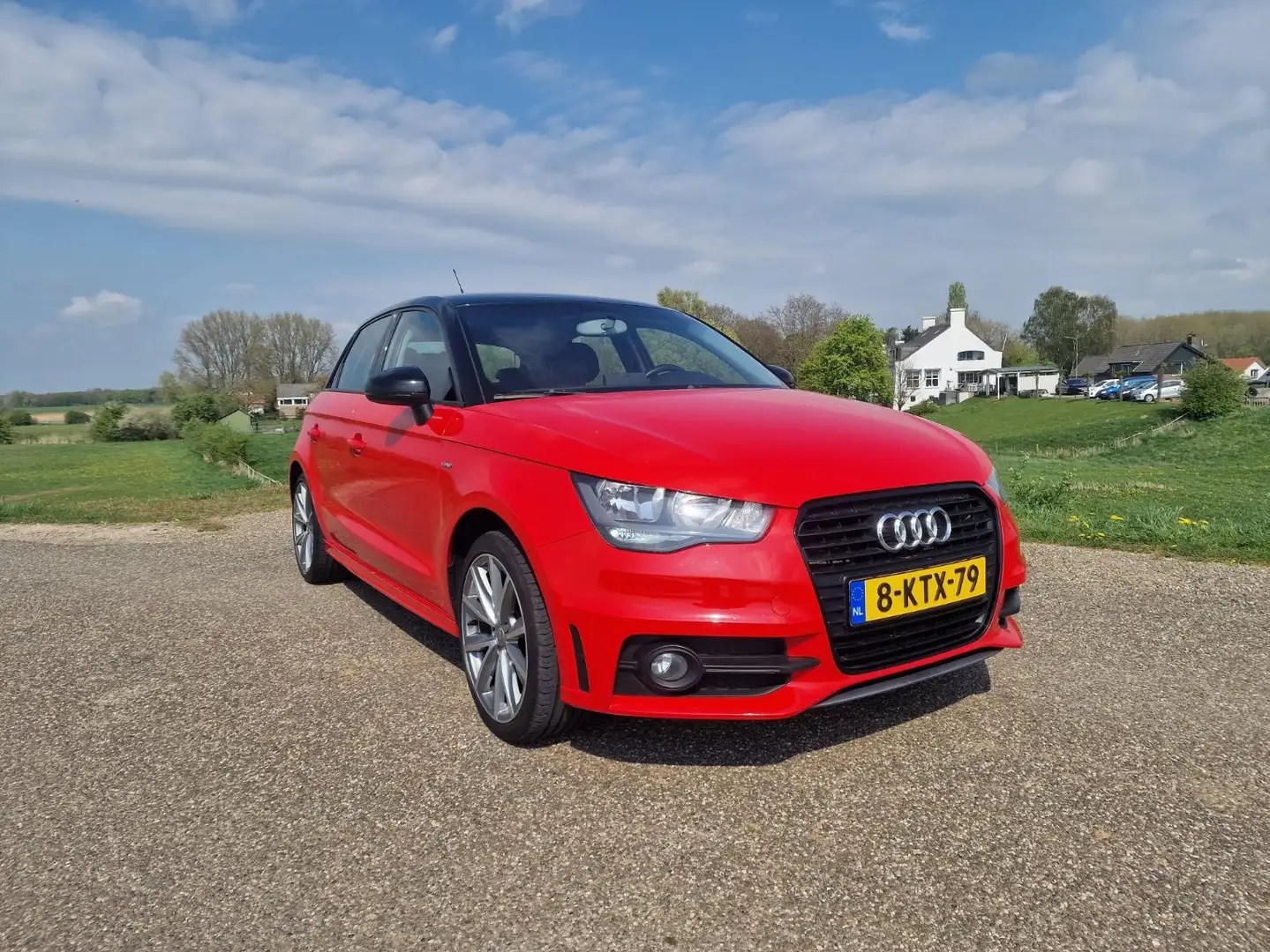 Audi A1 A1 1.2 TFSI Admired Rood - 1