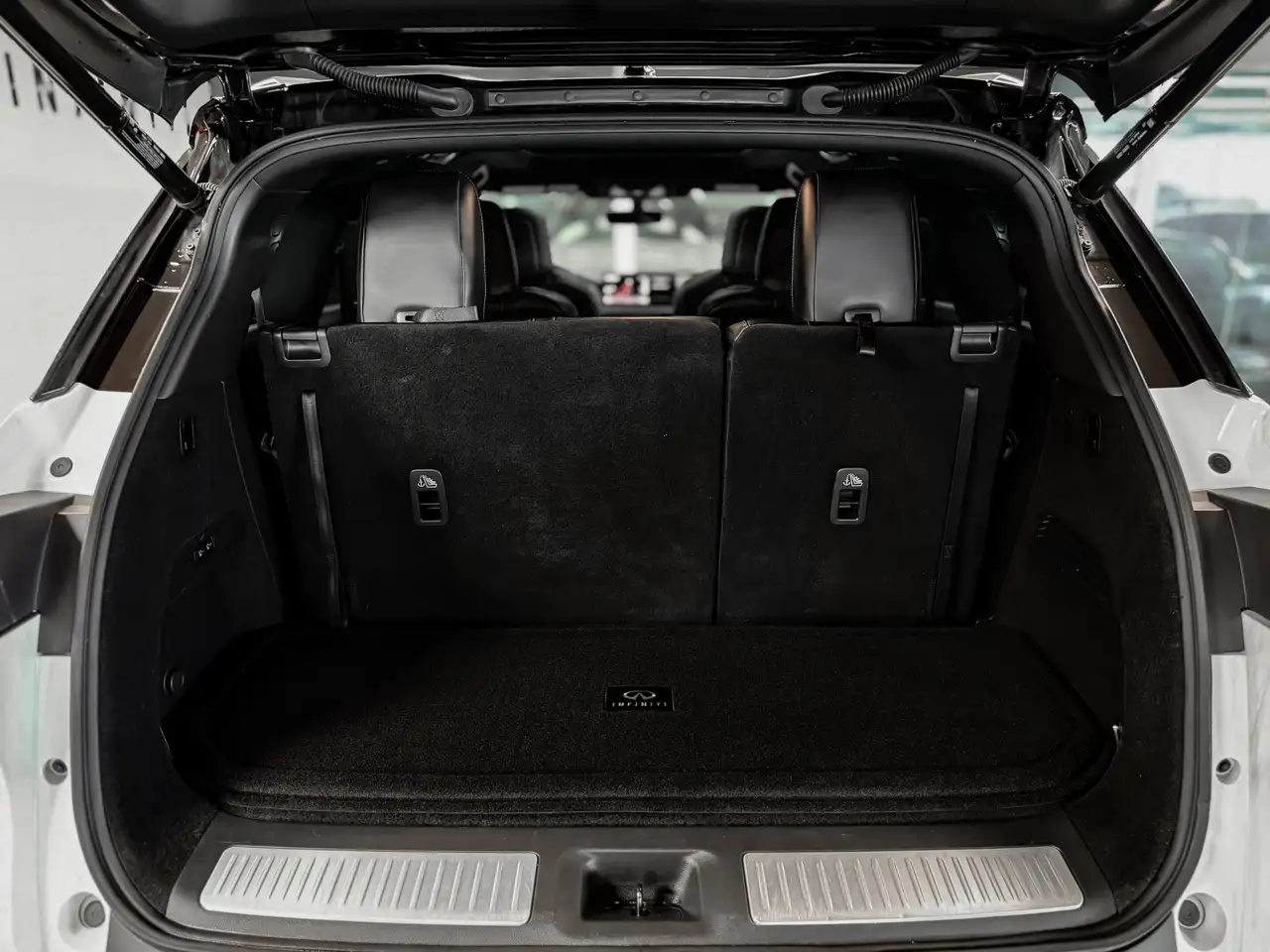 Infiniti QX60 снимка Infiniti QX60