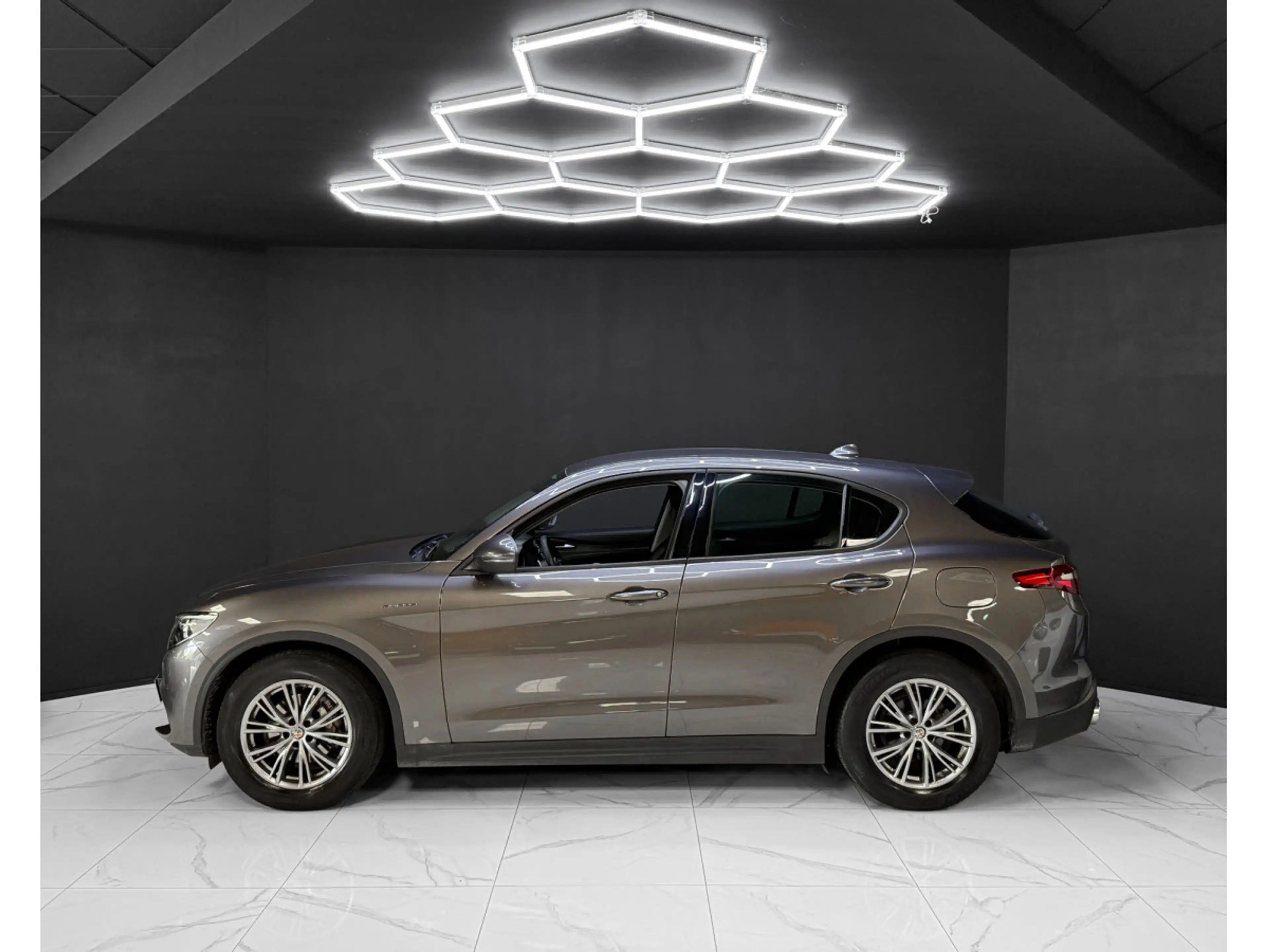 Alfa Romeo Stelvio 2.2 Diesel 160 ch — photo 2