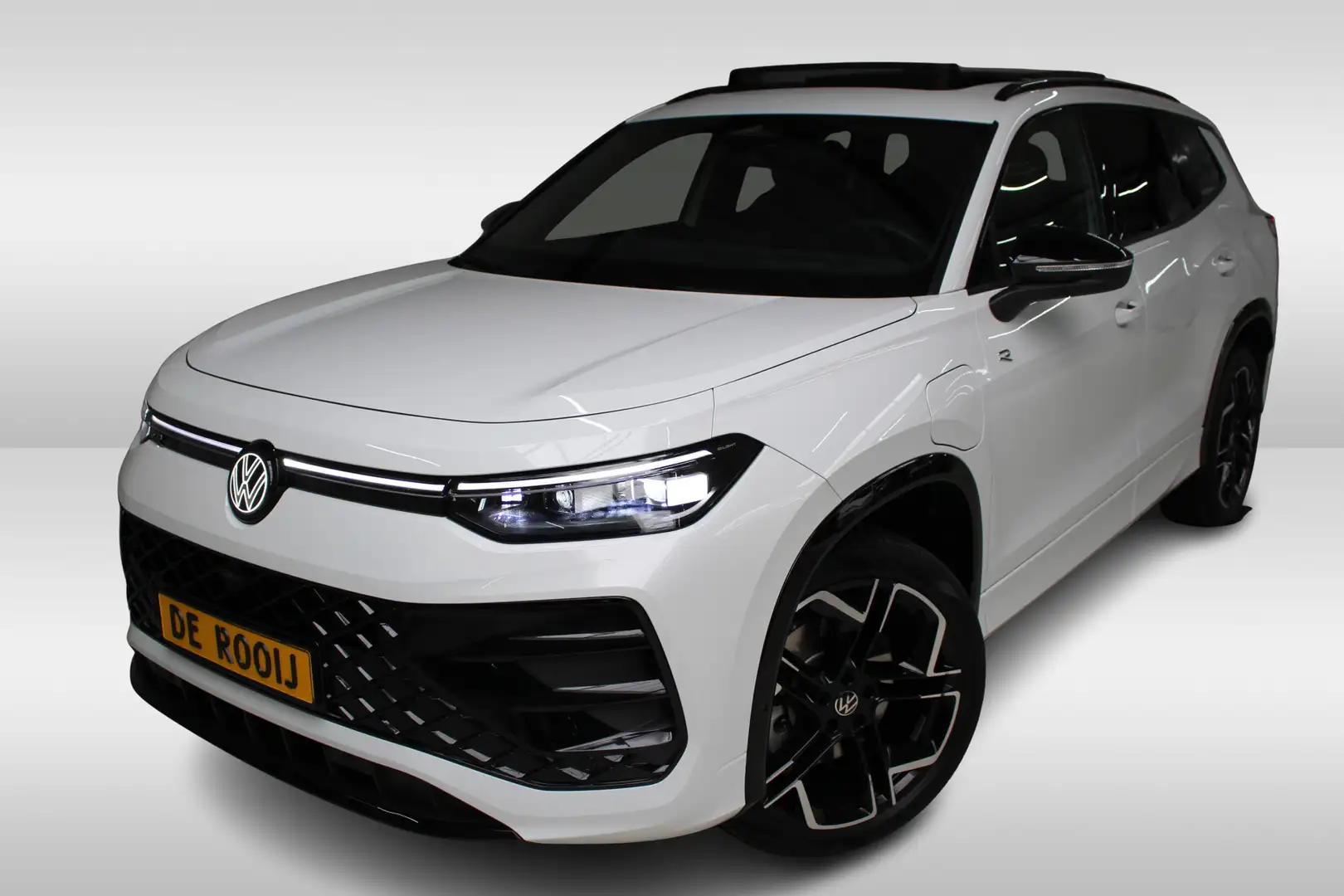 Volkswagen Tayron 1.5 eHybrid 272 PK R-Line Blackstyle Panoramadak | Weiß - 2