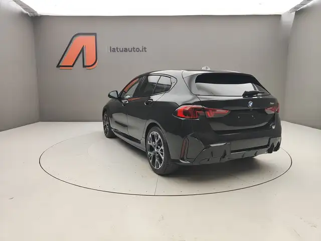 BMW 1 Series view 5