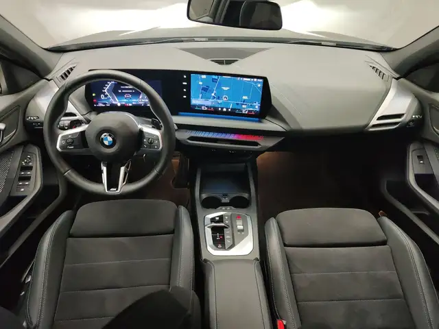 BMW 1 Series view 9