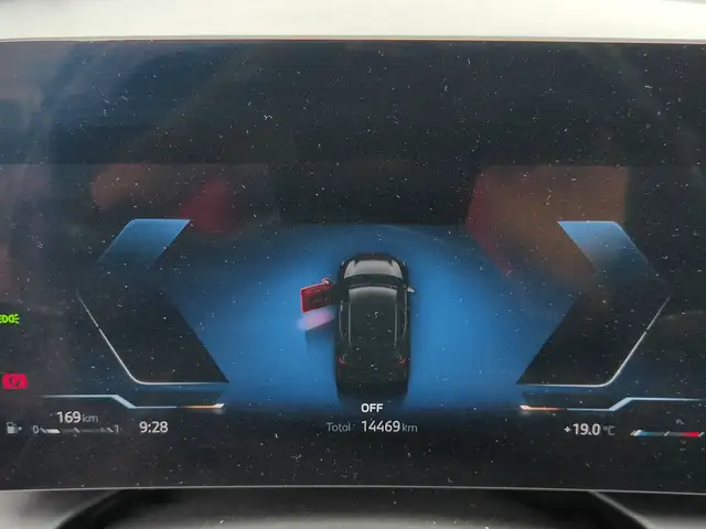 BMW 1 Series view 11