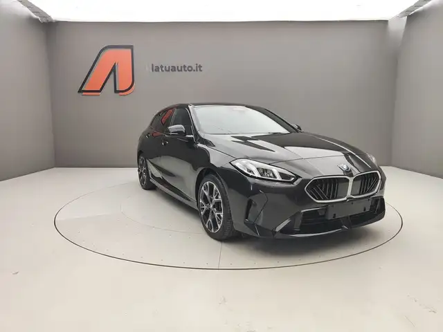 BMW 1 Series view 3