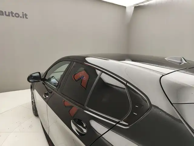 BMW 1 Series view 29