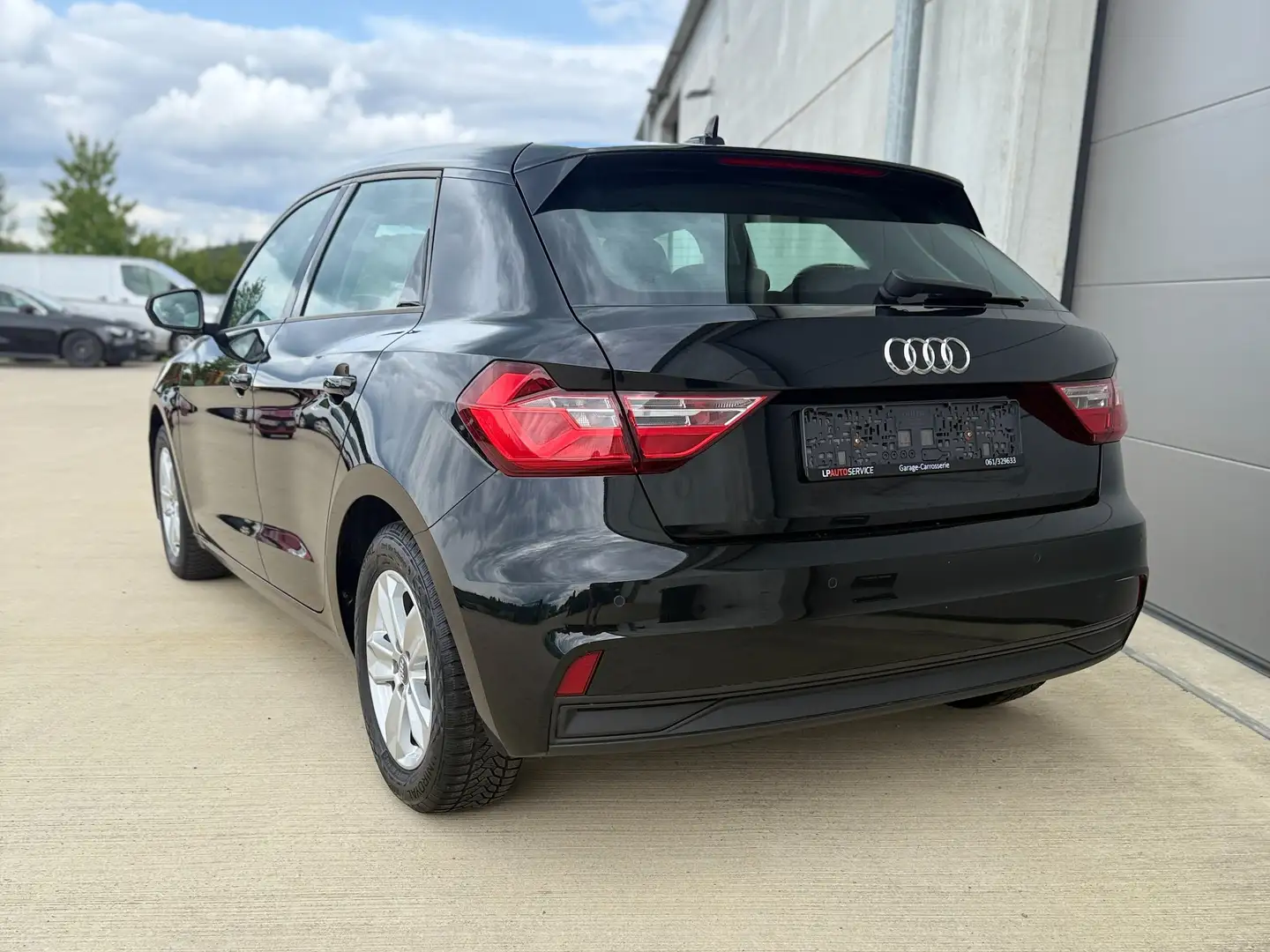 Audi A1 A1 Sportback 25 TFSI Zwart - 2