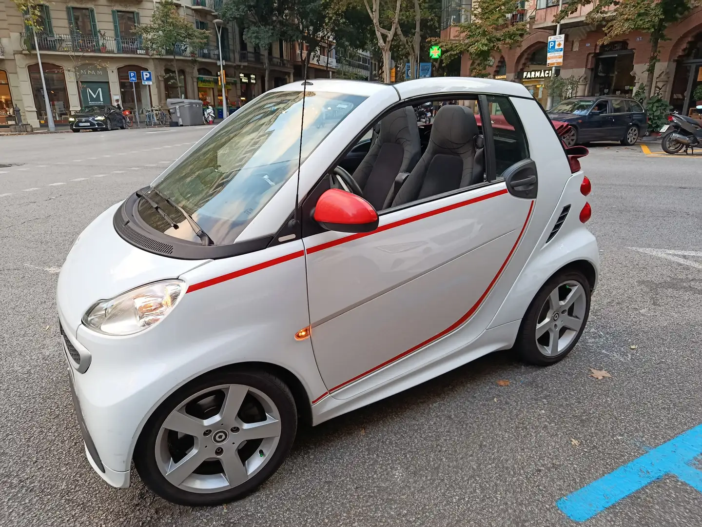 smart brabus Fortwo Cabrio Brabus Xclusive Aut. Brabus Xclusive Beyaz - 2