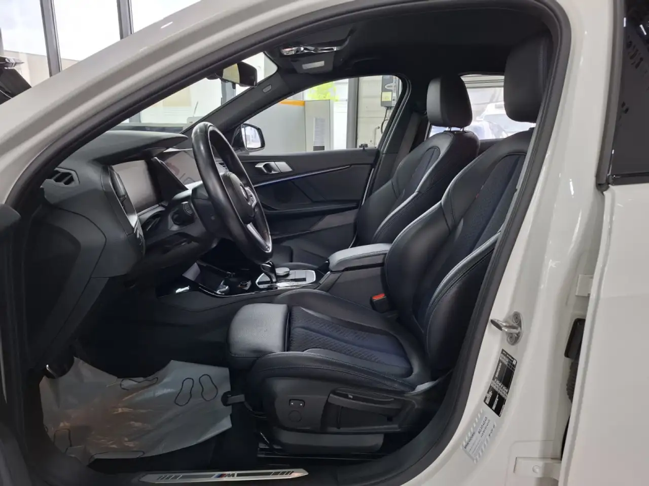 BMW 118 i M SPORT PAKET, NAVI, LED, COCKPIT DIGITAL, CARPL, миниатюра 5
