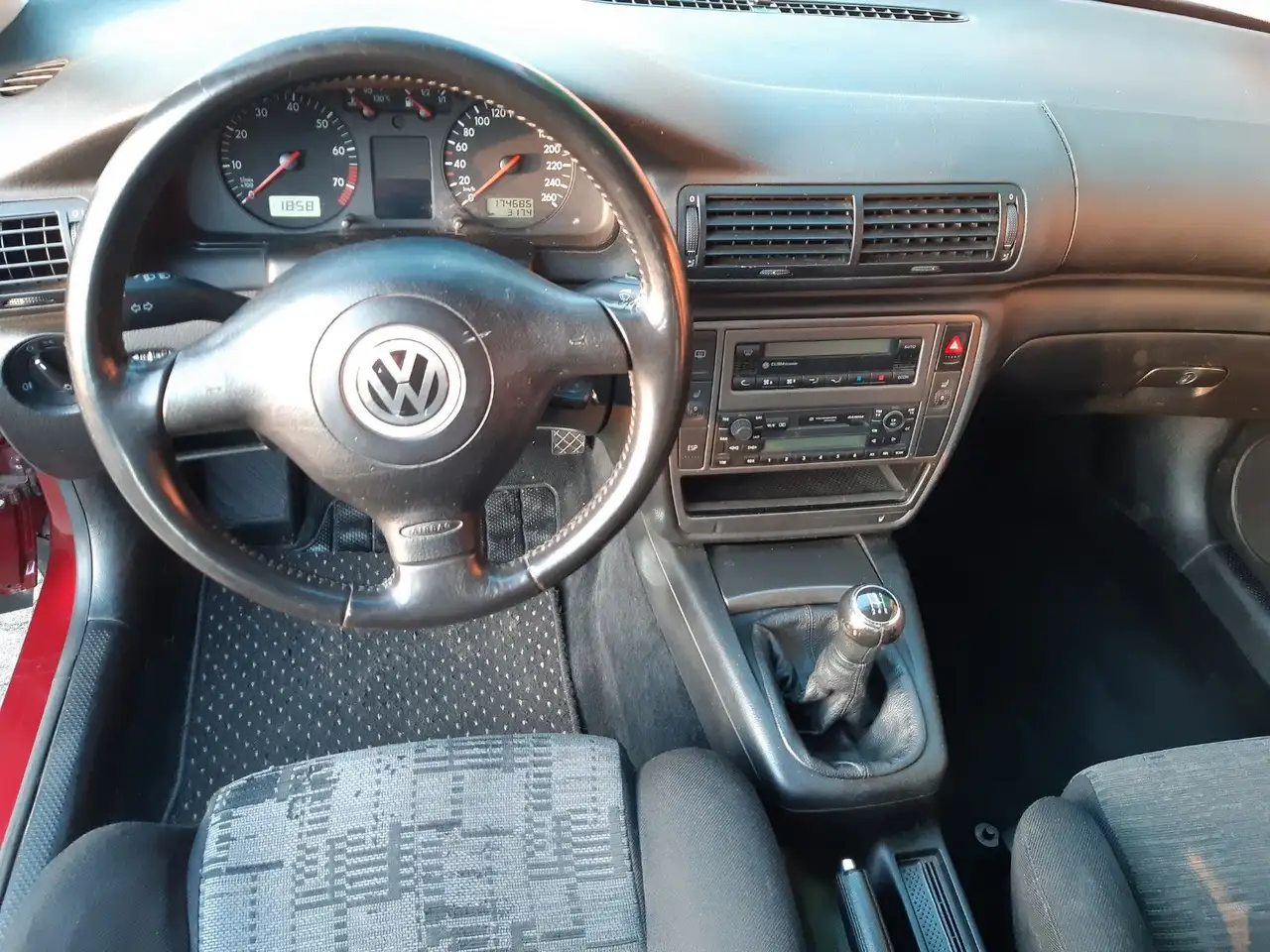 Volkswagen Passat 1.6 - sehr gepflegt, foto 6