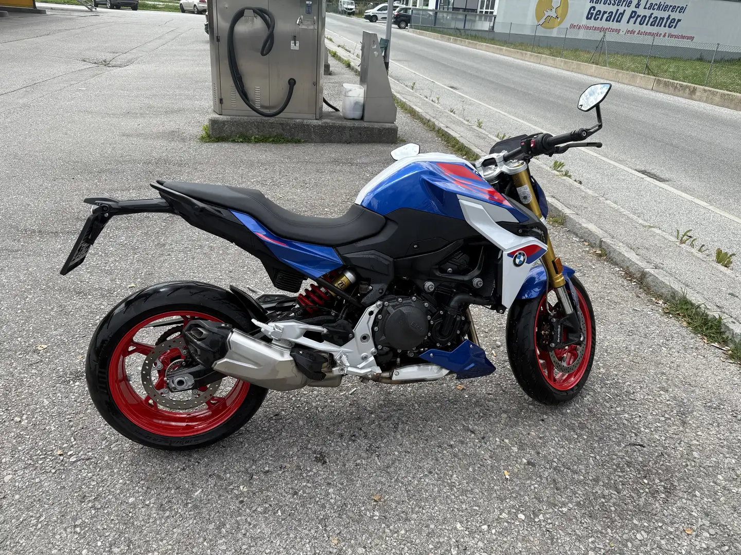 BMW F 900 R Racingblue Metallic - 1