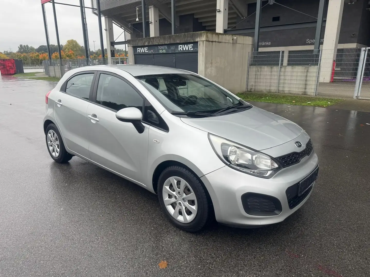 Kia Rio Edition 7 Servo Klima*** Silber - 1