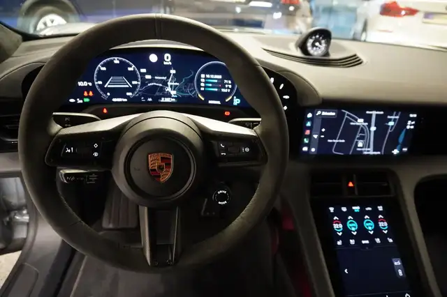 Porsche Taycan Turbo S Aut. NP: 241.000,- Burmester/Leder/LED Ansicht 11