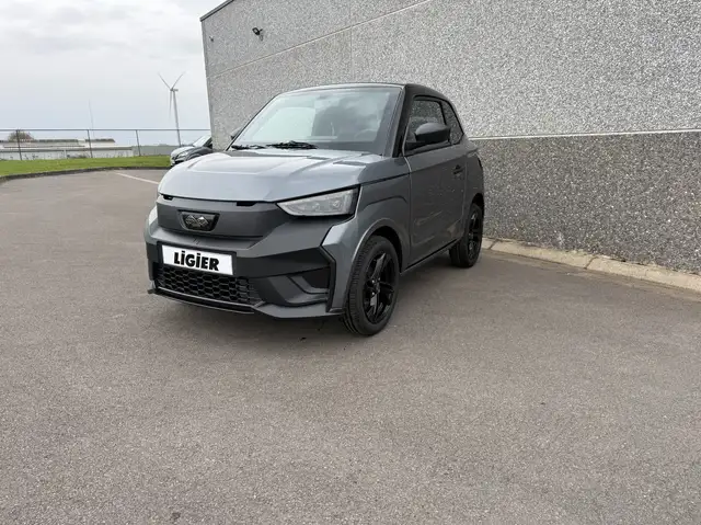 Ligier JS 50 C Elite avec direction assistée et Carplay