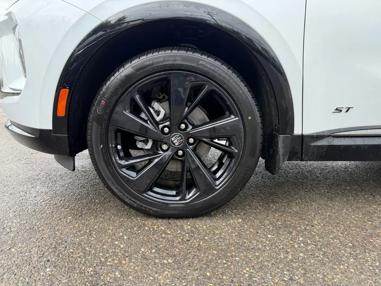 Buick Envision photo Buick Envision