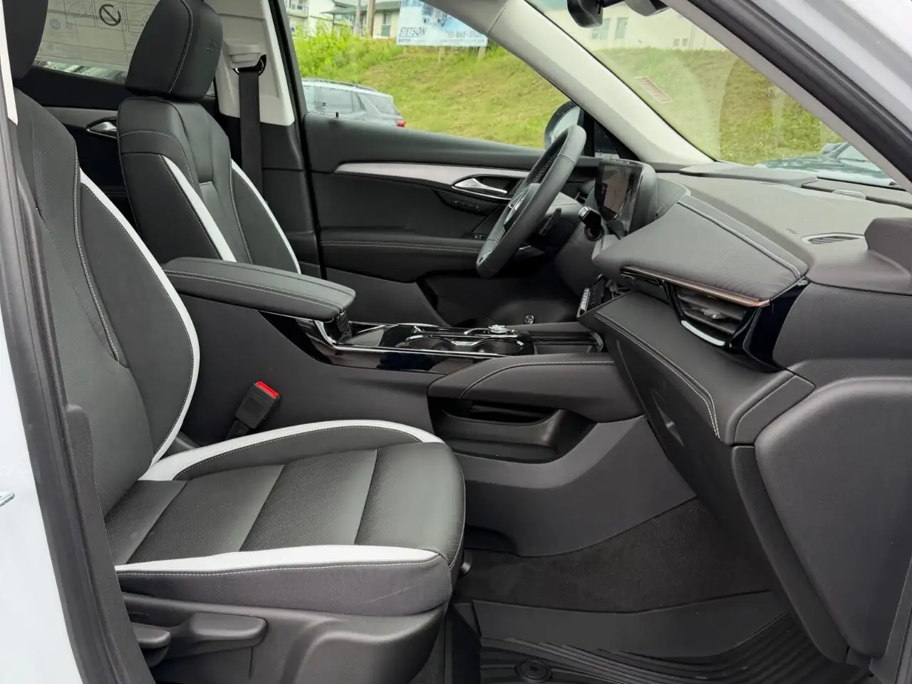Buick Envision photo Buick Envision