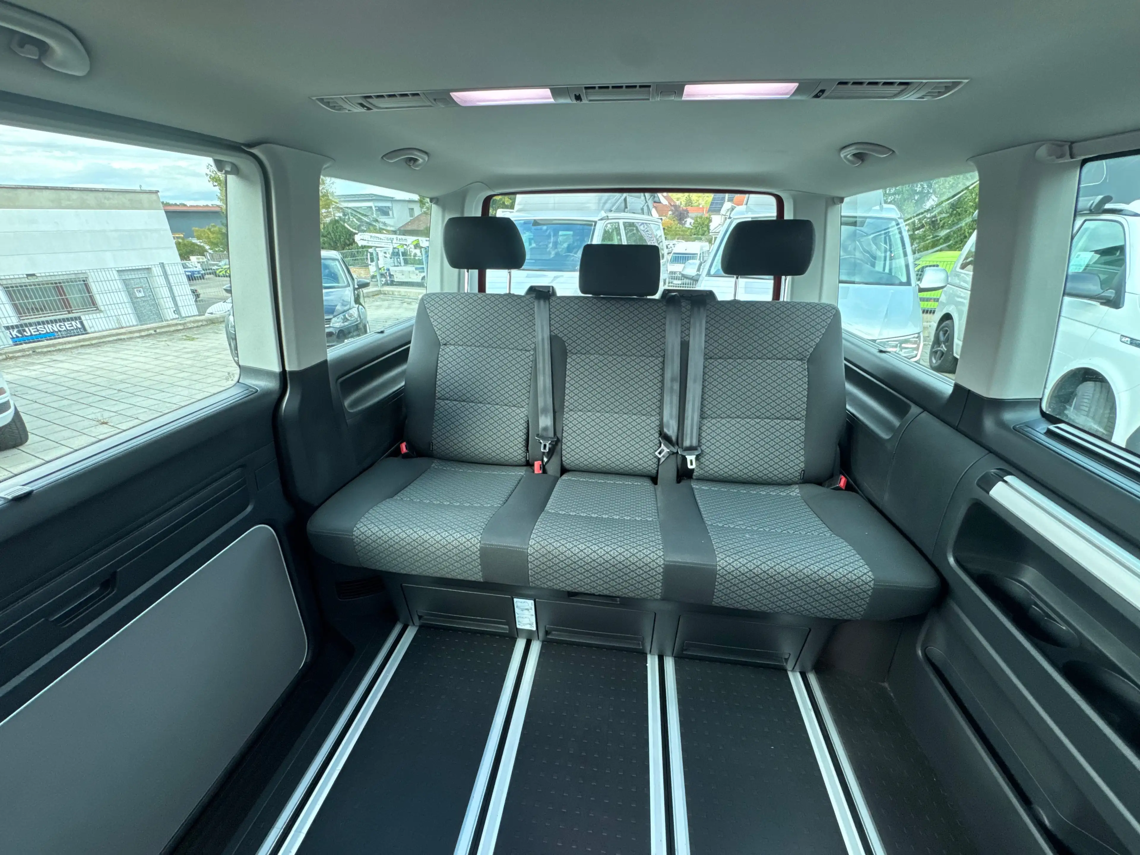 Volkswagen T6.1 Multivan 4MOTION/Standheizung/Climatronic/AHK/DrehsitzVorne/Multiflexboard — photo 14