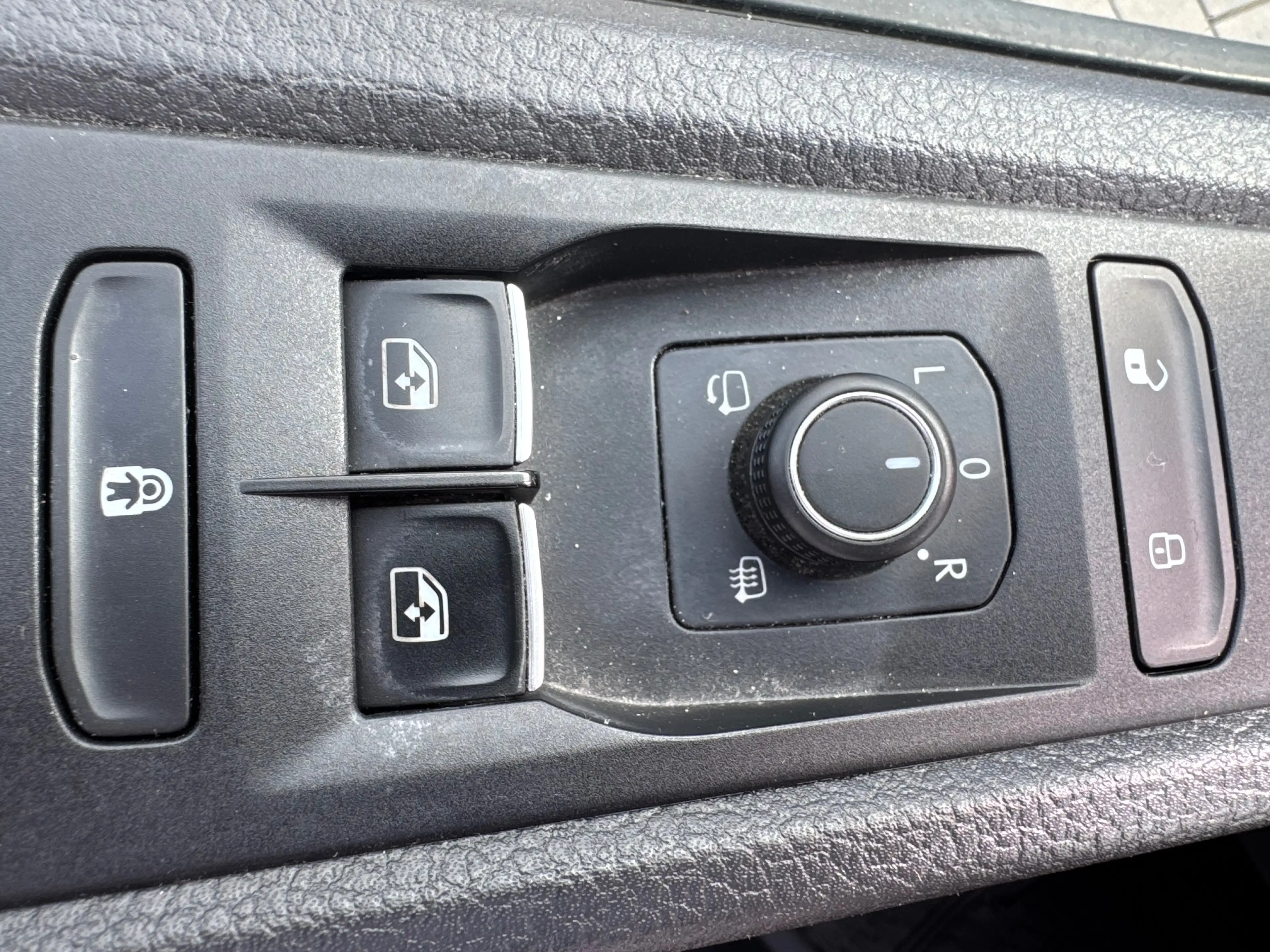 Volkswagen T6.1 Multivan 4MOTION/Standheizung/Climatronic/AHK/DrehsitzVorne/Multiflexboard — photo 8