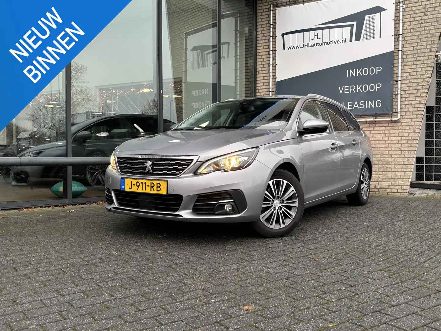 Peugeot 308 SW 1.2 PureTech*ECC*ACC*CAM*NAVI*HAAK*CARPLAY* Grijs - 1