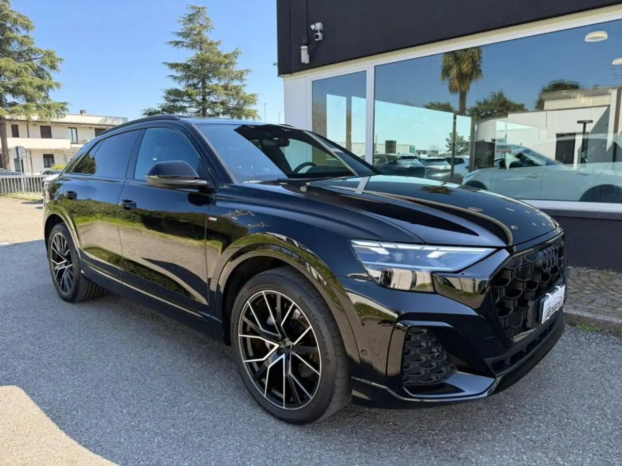 Audi Q8 50 TDI 286 CV quattro S line edition Black Pack, миниатюра 4