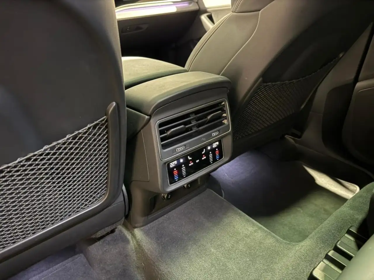 Audi Q8 50 TDI 286 CV quattro S line edition Black Pack, миниатюра 18