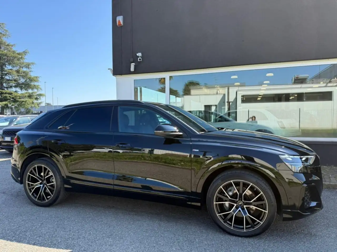 Audi Q8 50 TDI 286 CV quattro S line edition Black Pack, миниатюра 6