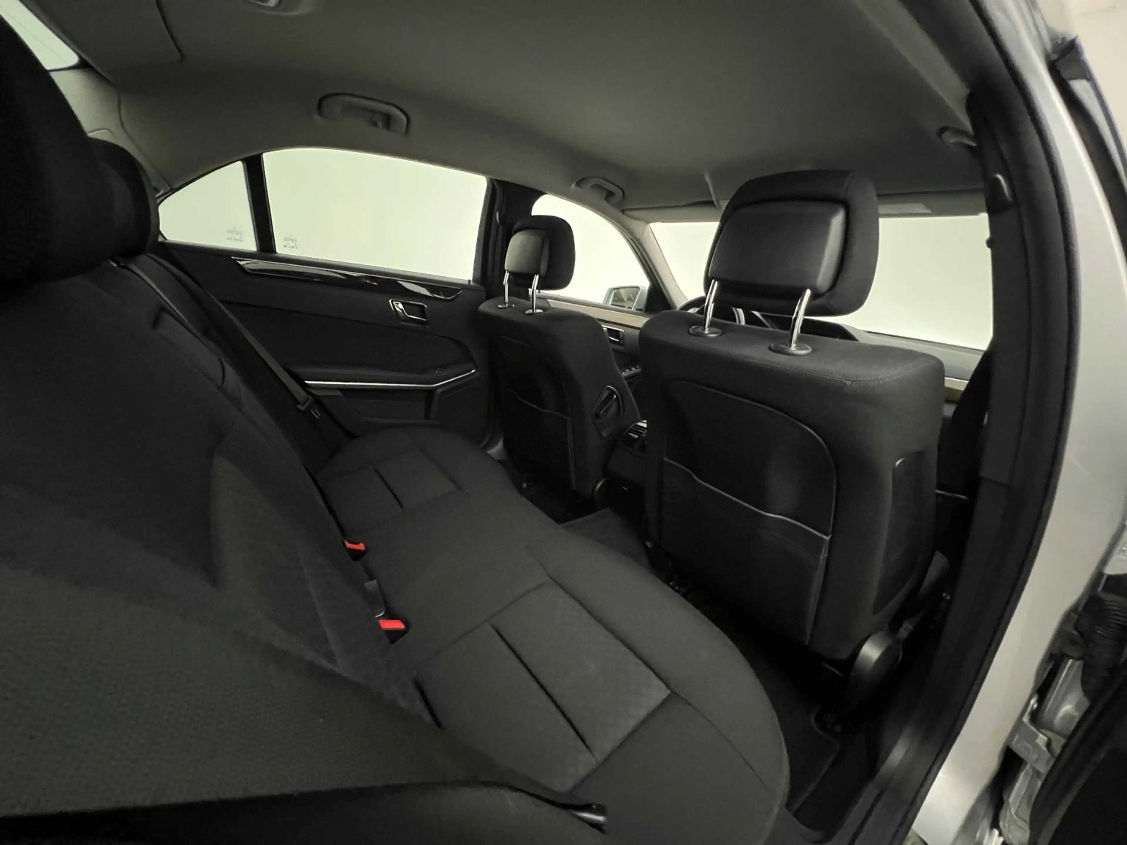 Mercedes-Benz E 250 CGI BE /205PS/ NUR 69.tKM / GARANTIE — photo 9