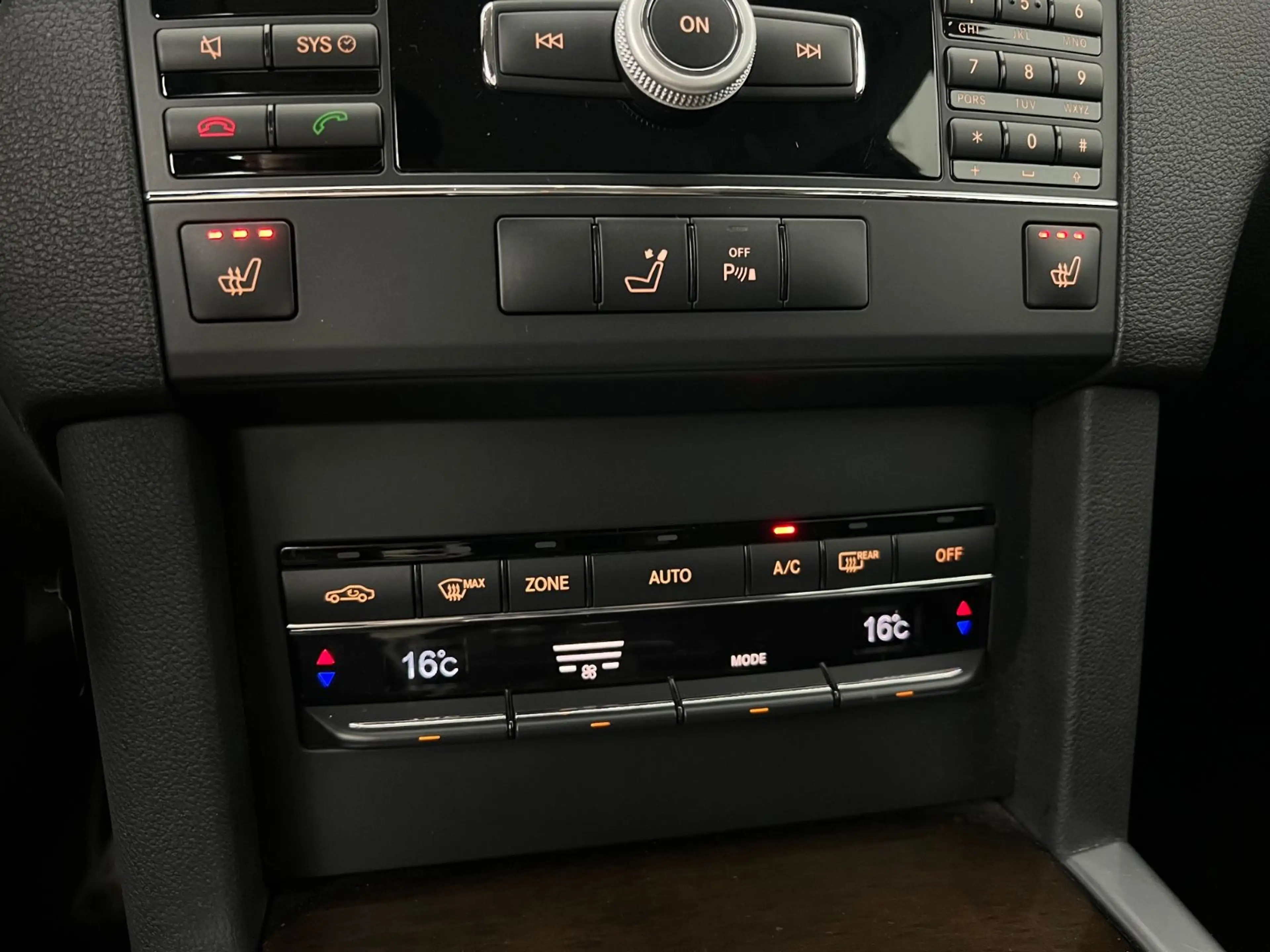 Mercedes-Benz E 250 CGI BE /205PS/ NUR 69.tKM / GARANTIE — photo 32