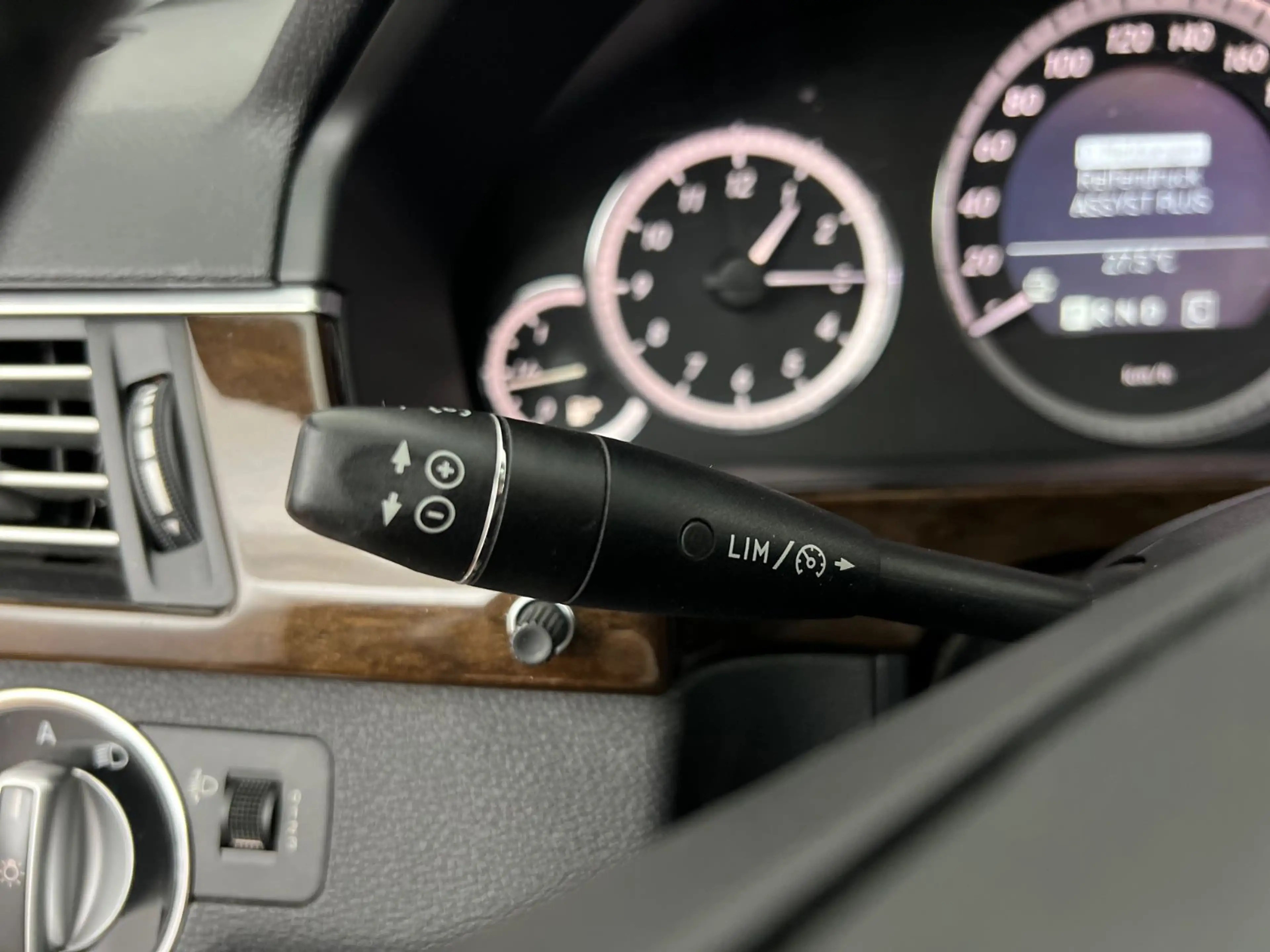Mercedes-Benz E 250 CGI BE /205PS/ NUR 69.tKM / GARANTIE — photo 23