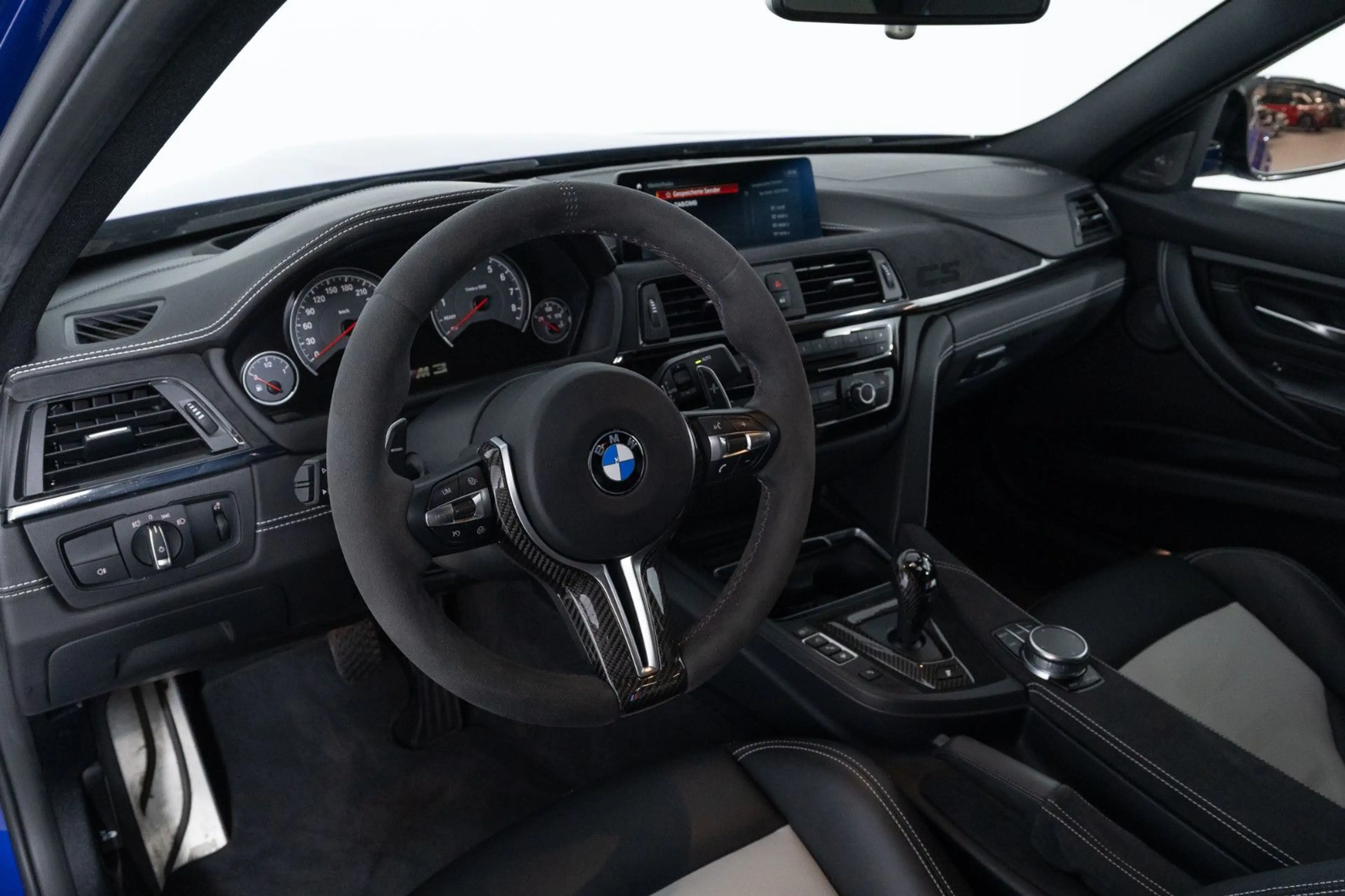 BMW M3 CS — photo 10