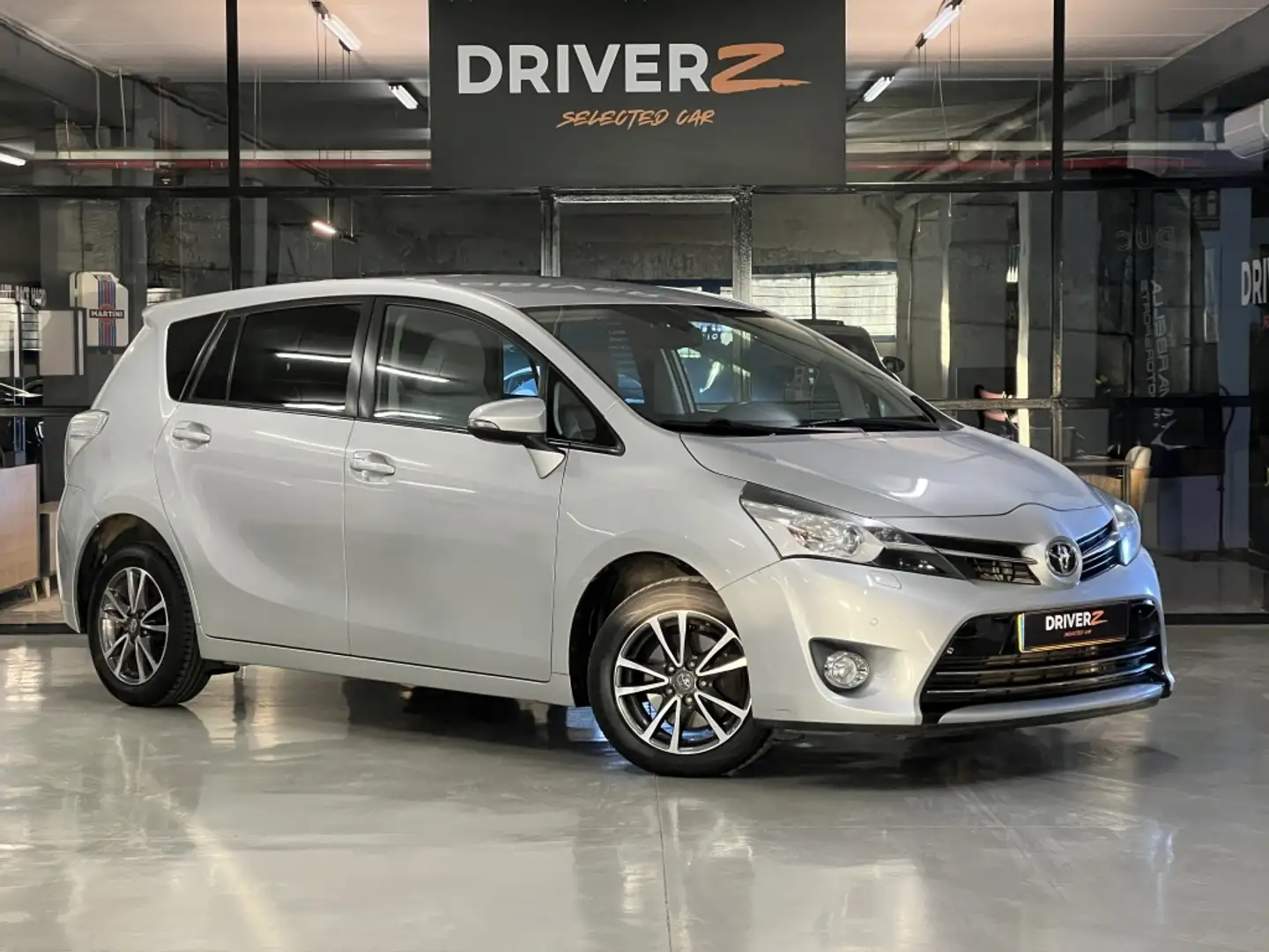 Toyota Verso 115D Advance 7pl. Gris - 1