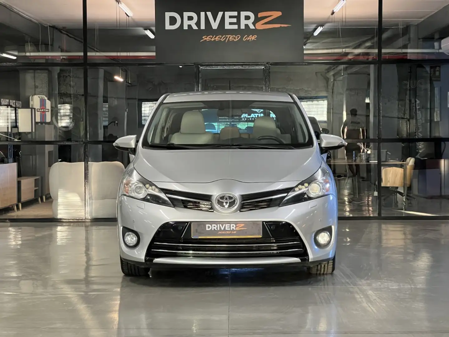 Toyota Verso 115D Advance 7pl. Gris - 2