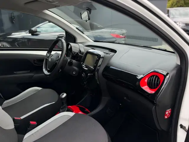 Toyota Aygo view 12