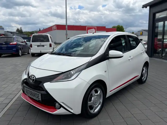 Toyota Aygo view 3