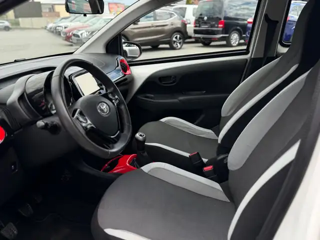 Toyota Aygo view 9
