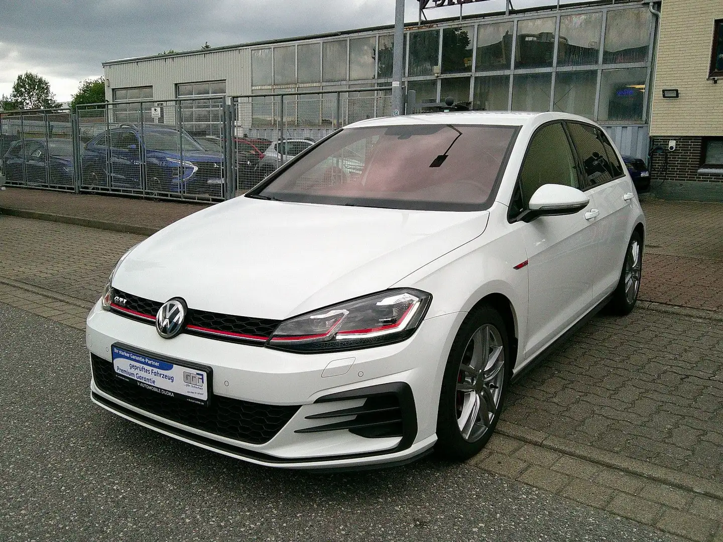 Volkswagen Golf VII Lim. GTI TSI 230 PS Erste Hand Weiß - 1