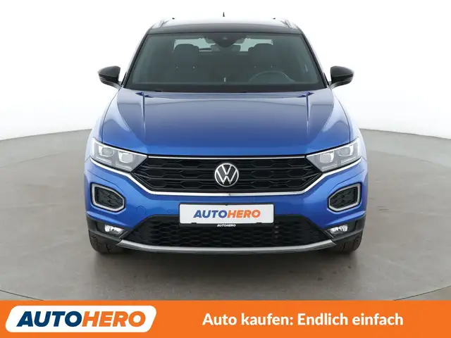 Volkswagen T-Roc view 9