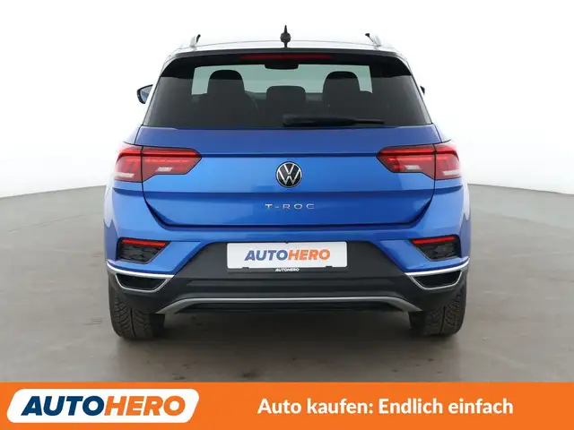 Volkswagen T-Roc view 5