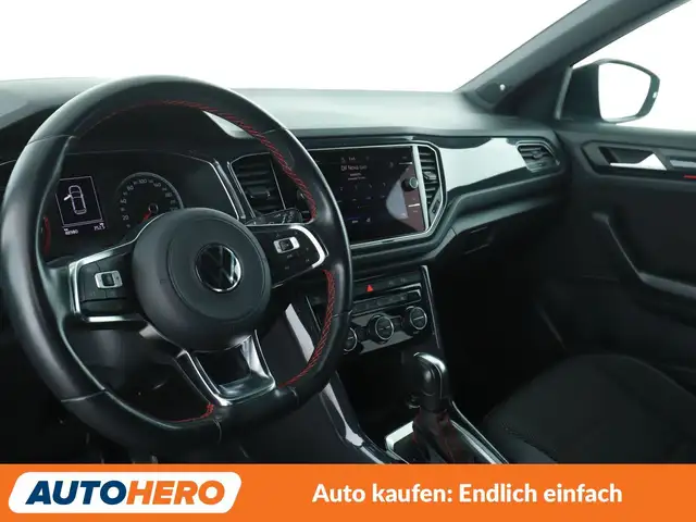 Volkswagen T-Roc view 11