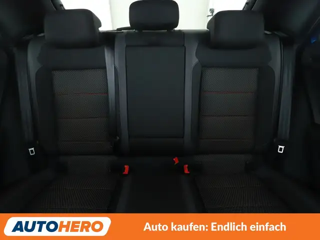 Volkswagen T-Roc view 15