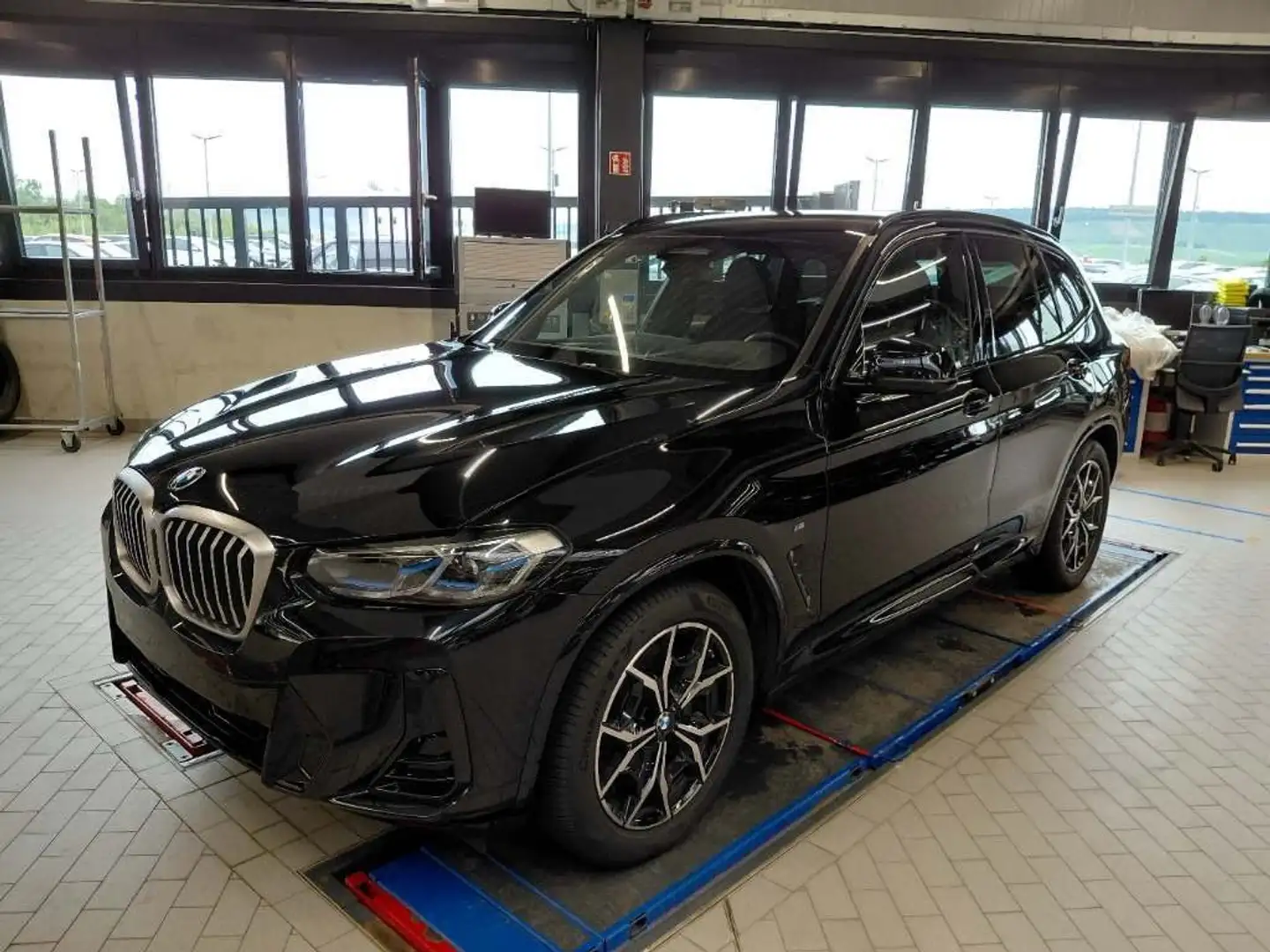 BMW X3 xDrive 30d M-Sport*Innovation*LASER*AHK*LEDER*HUD* Noir - 2