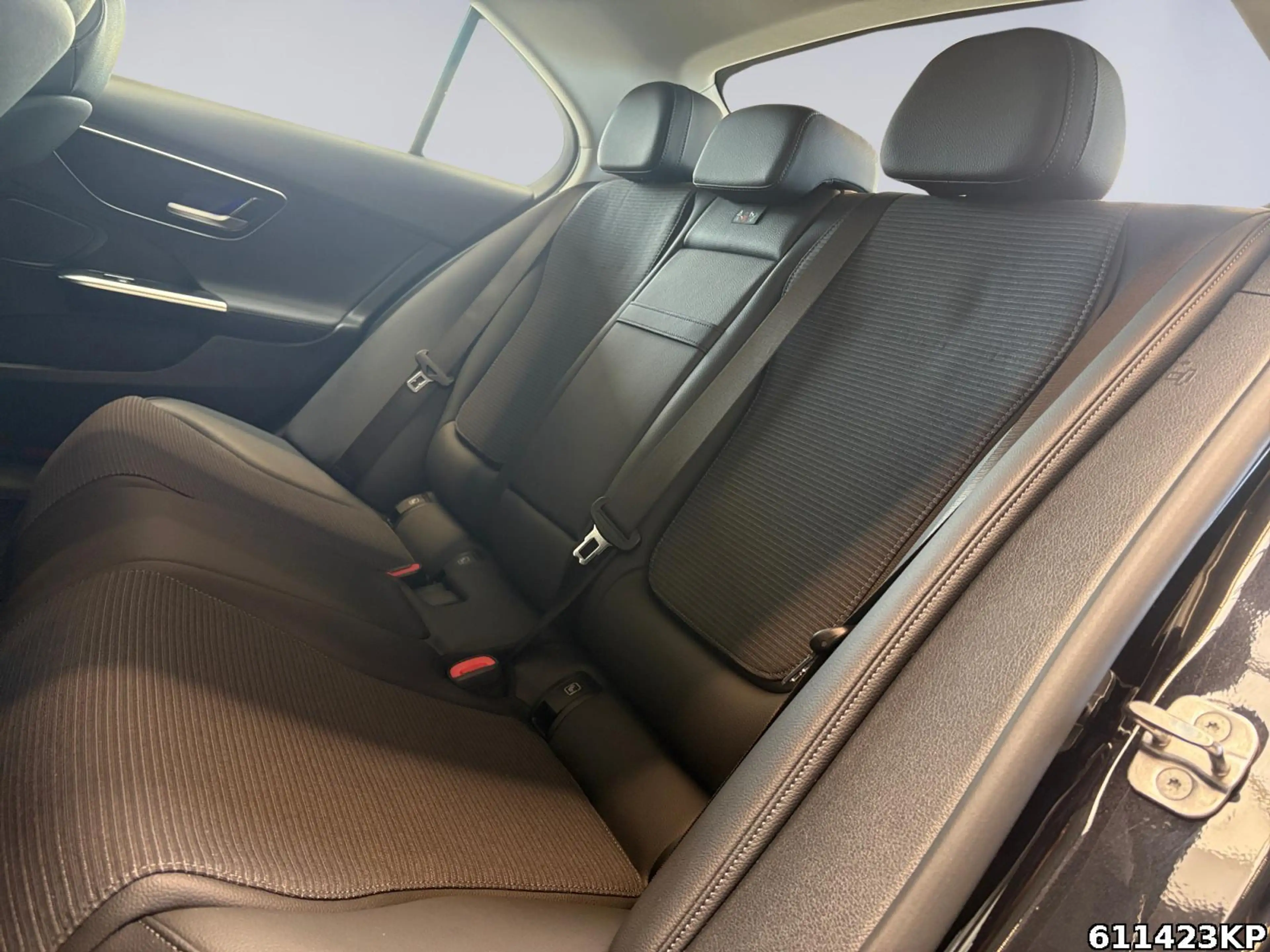 Mercedes-Benz C 180 Avantgarde Digital-Light 360° CarPlay Totw — photo 12