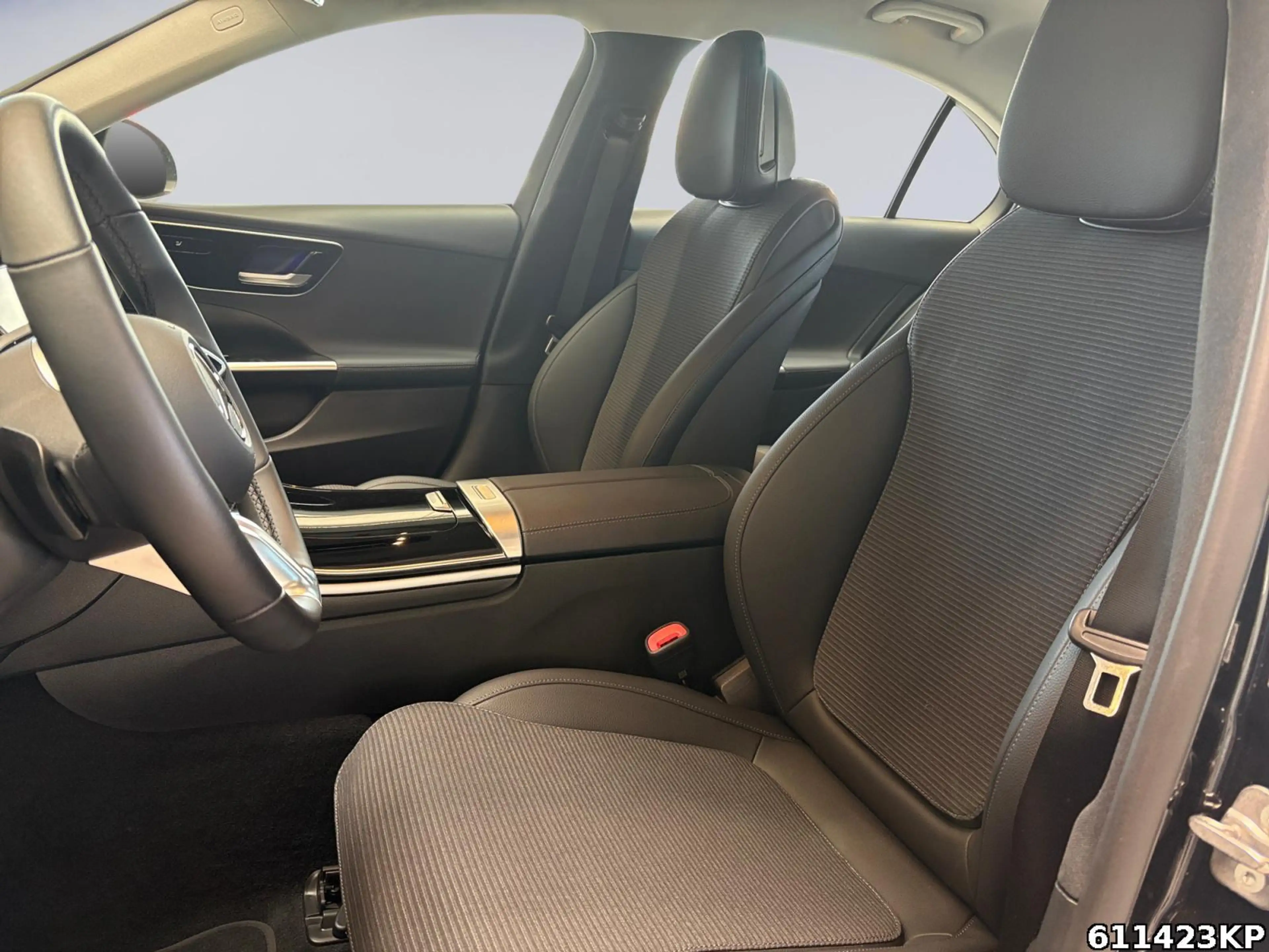 Mercedes-Benz C 180 Avantgarde Digital-Light 360° CarPlay Totw — photo 13
