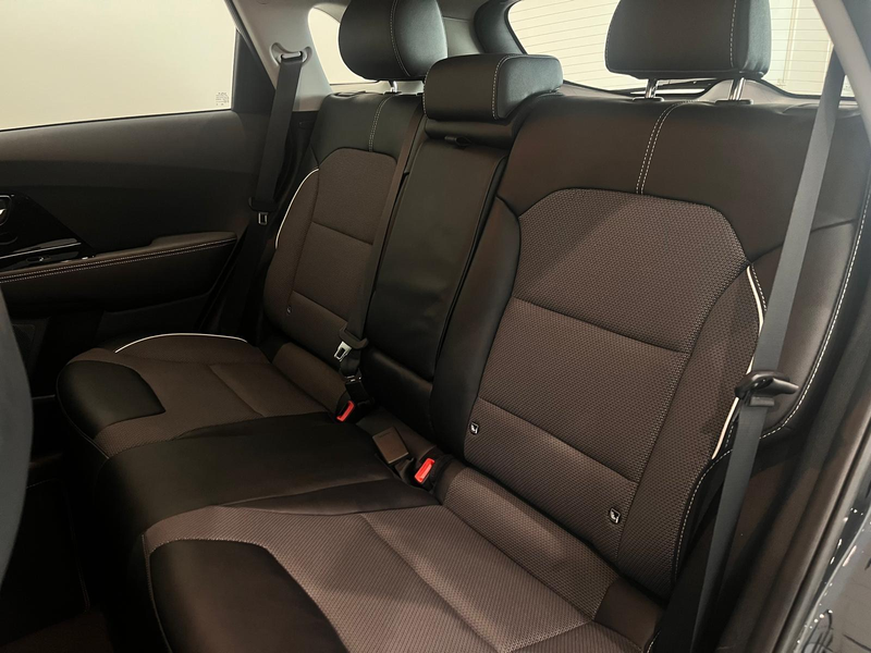 Kia e-Niro DynamicLine 64 kWh | 97% SOH | Trekhaak | LED | Ke — photo 9