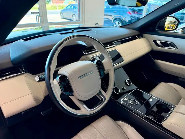 Land Rover Range Rover Velar view 14