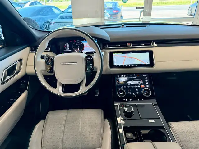 Land Rover Range Rover Velar view 15