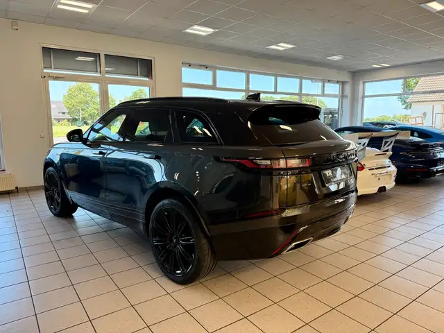 Land Rover Range Rover Velar view 3