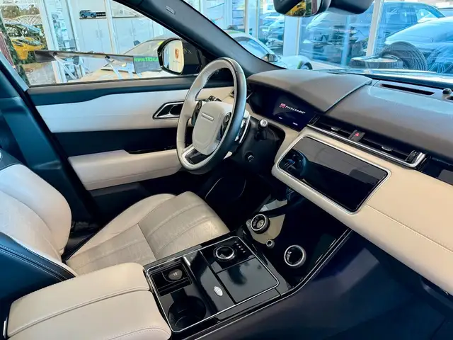 Land Rover Range Rover Velar view 13