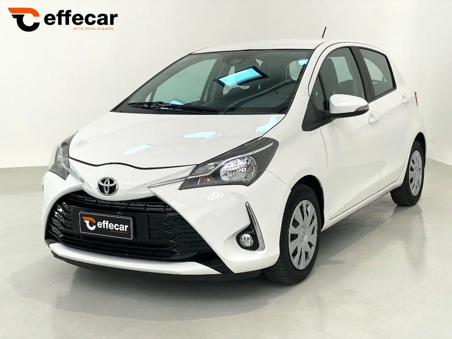 Toyota Yaris 1.0 72 CV 5 porte Cool Bianco - 1