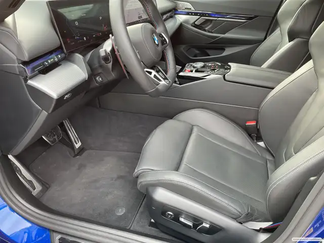 BMW M5 view 10