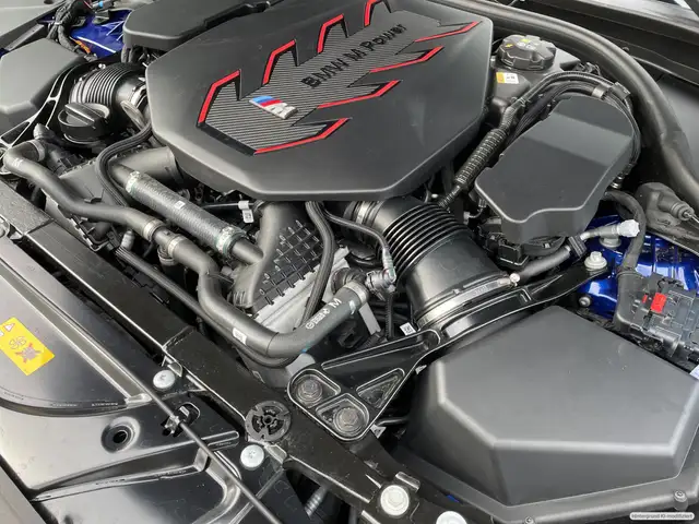 BMW M5 view 12